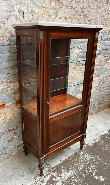 Louis XVI display cabinet