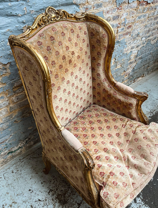 Bergère en bois doré