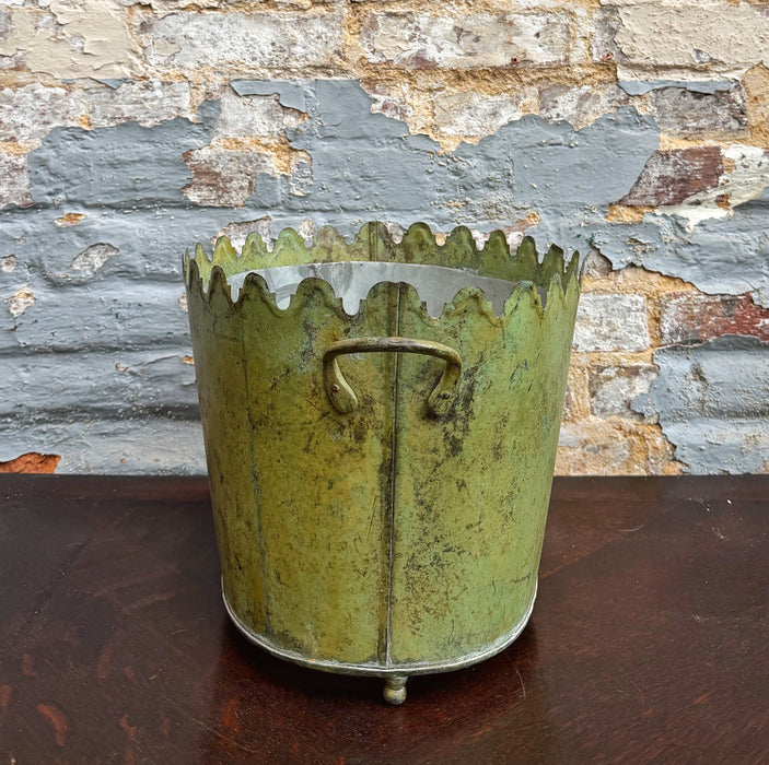 Jardinière en tôle