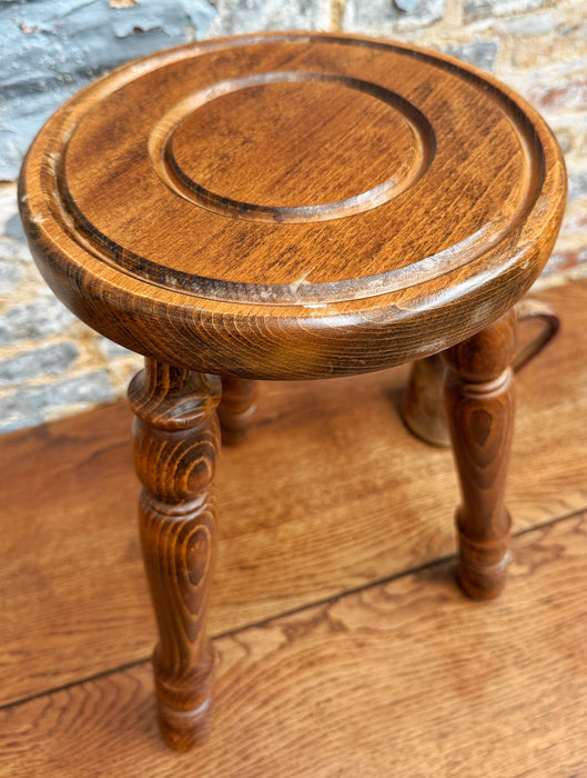 Tripod stool