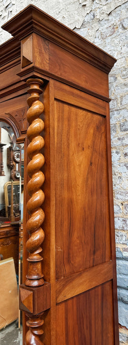 Armoire en noyer