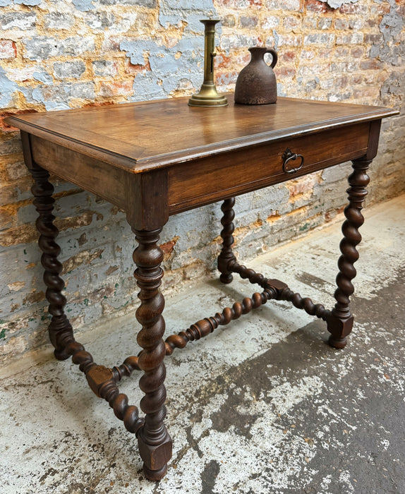 Table en noyer