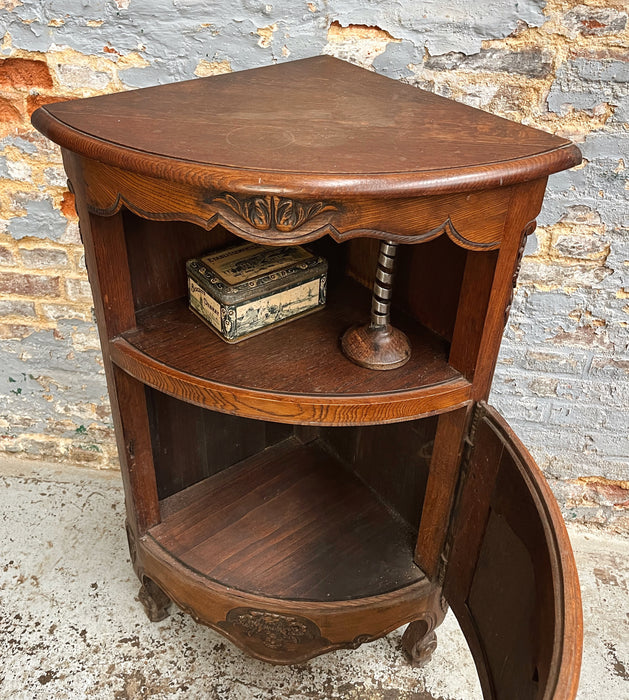 Encoignure en chêne