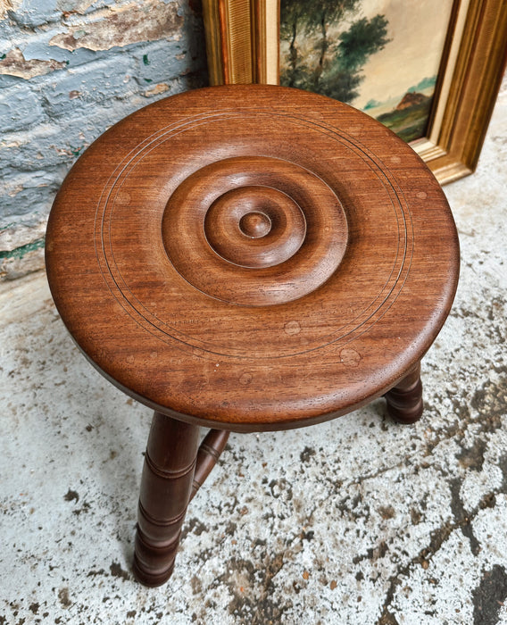 Tabouret tripode