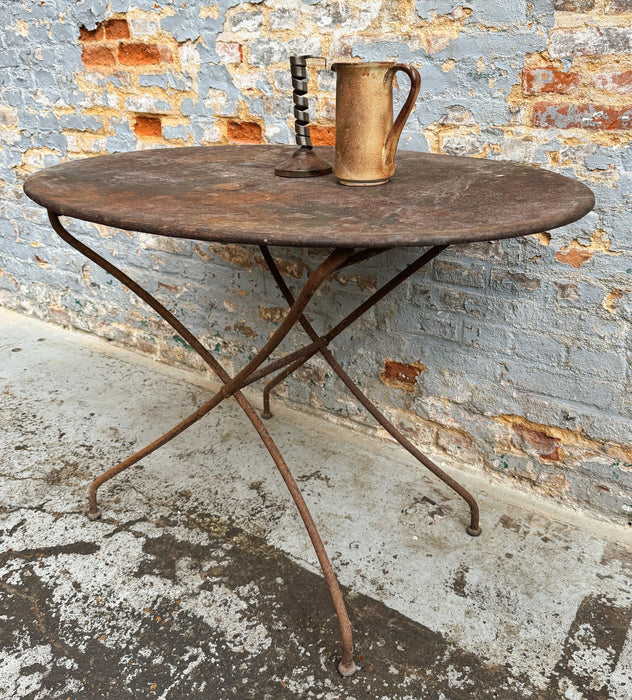 Table en fer forgé