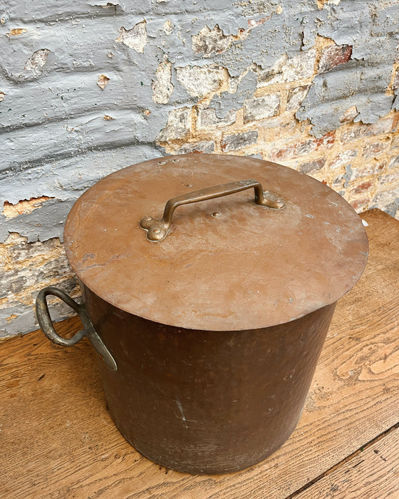 Copper pot