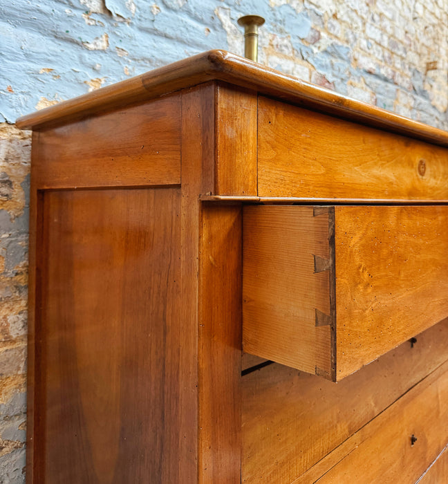 Walnut chest of drawers