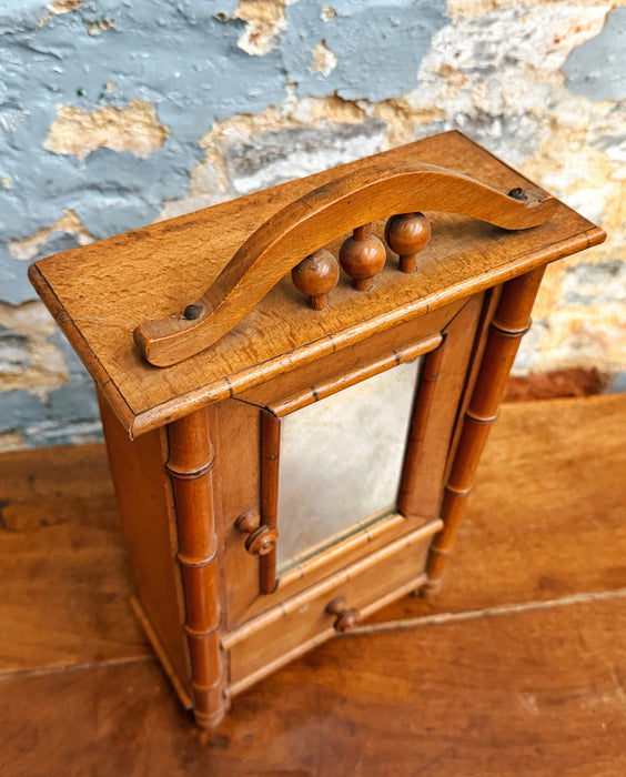 Ensemble meubles de poupée