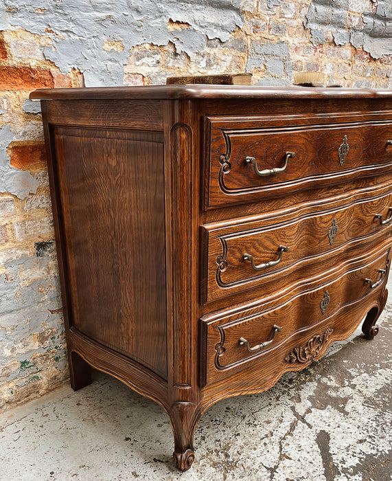 Neo-rustic chest of drawers