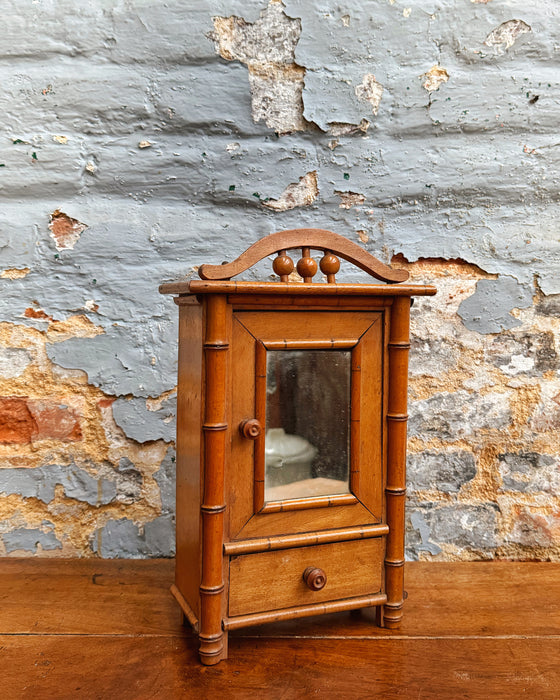 Ensemble meubles de poupée