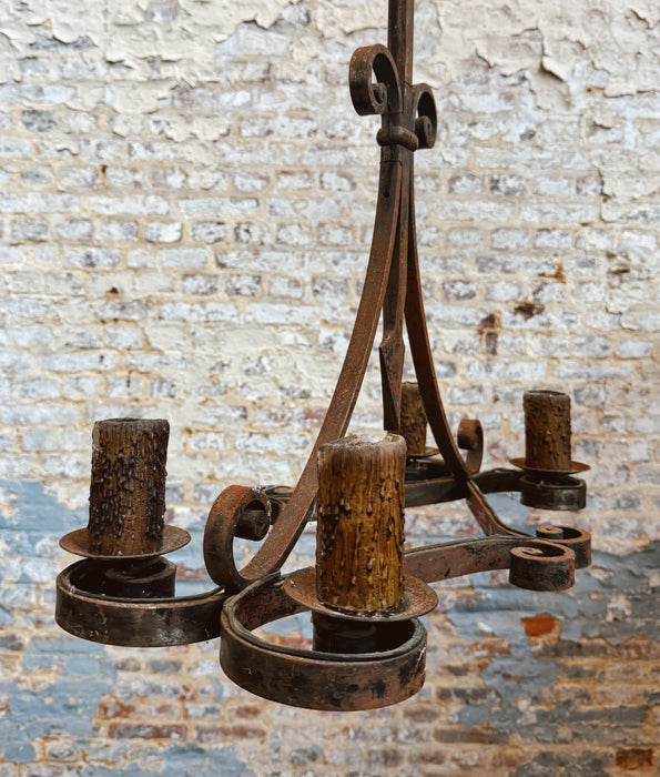 Lustre en fer forgé