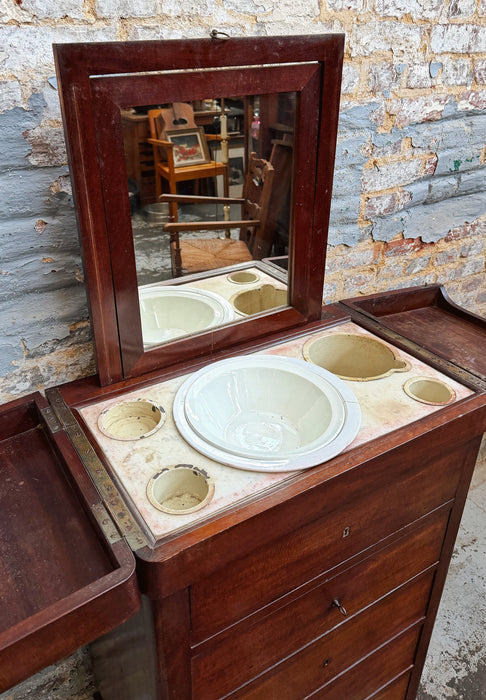 Barber cabinet