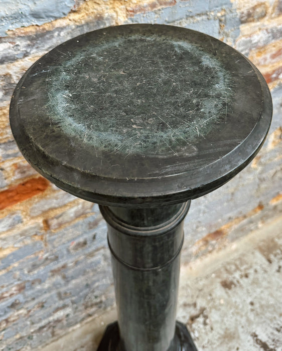 Colonne en marbre