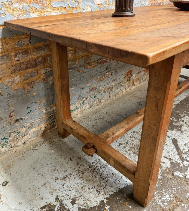 Oak table