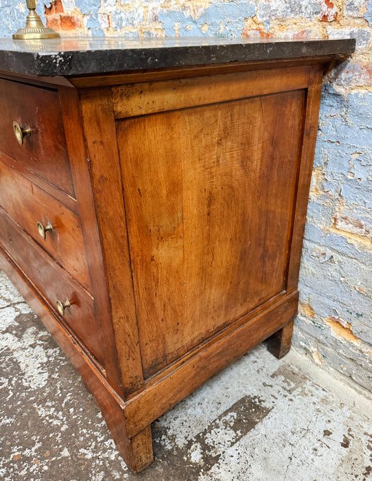 Mahogany chest of drawers