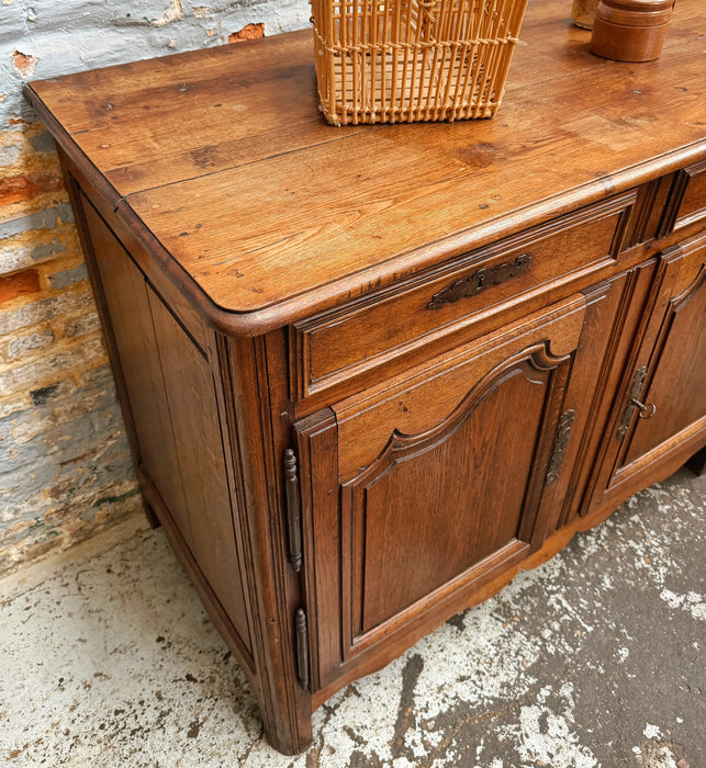 Buffet rustique
