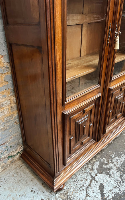 Bibliothèque en noyer