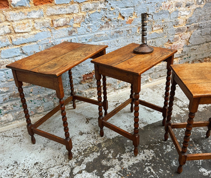 Tables gigognes