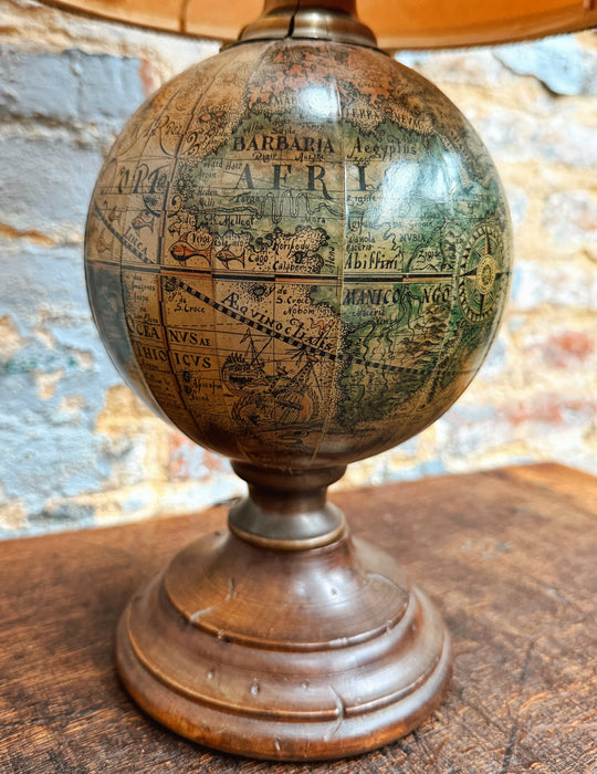 Lampe mappemonde