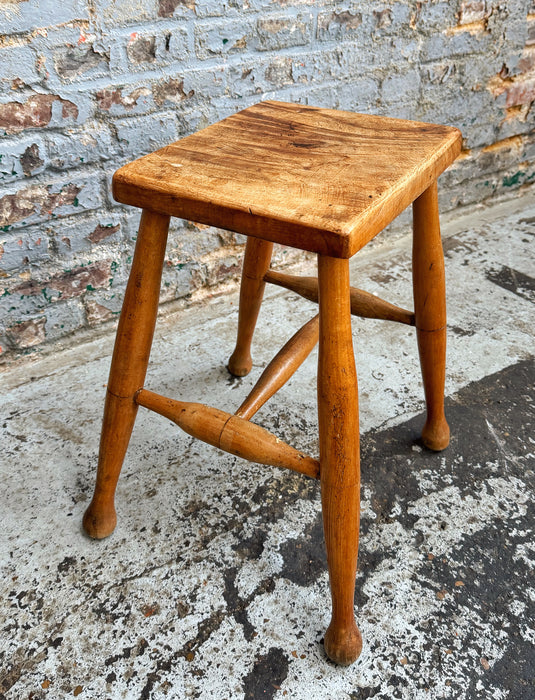 Tabouret en hêtre