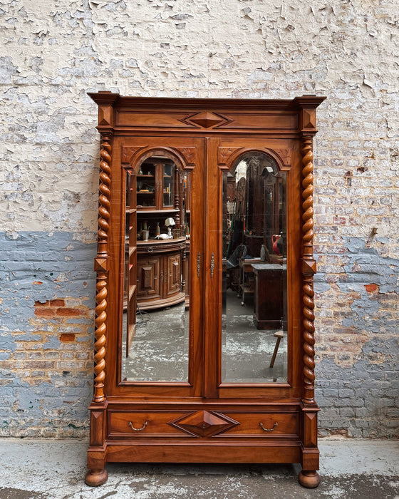 Armoire en noyer
