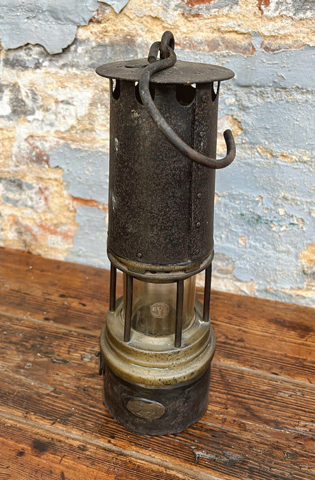 Miner's lamp