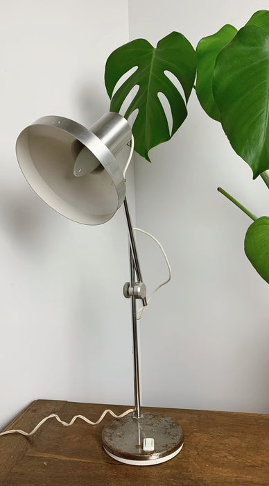 Desk lamp