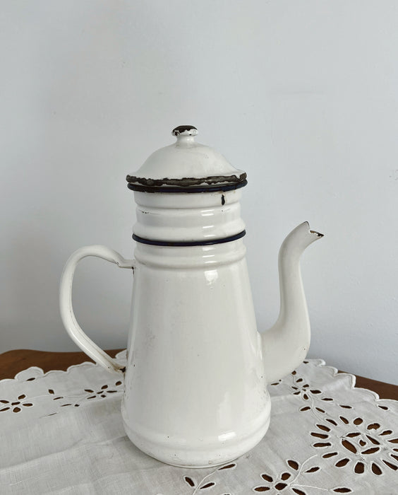 Cafetière en tôle émaillée