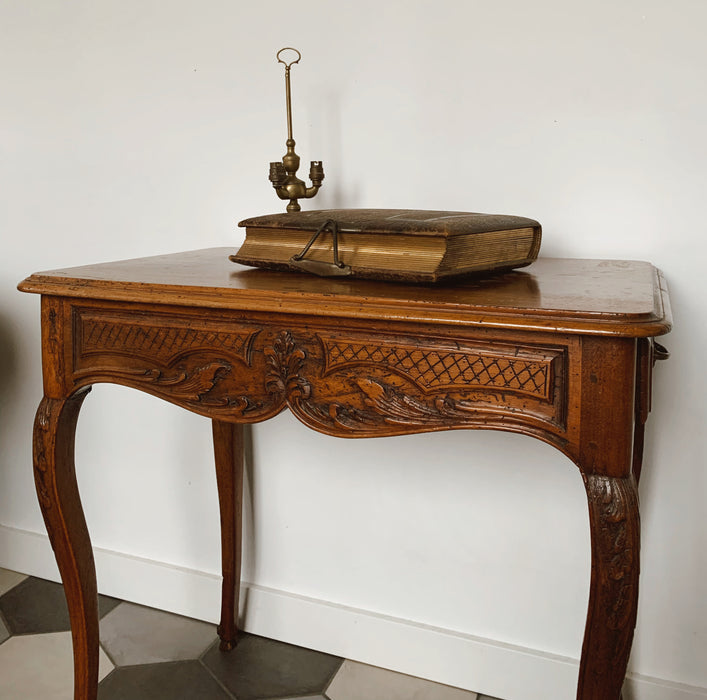 Regency table